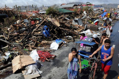 Thảm họa sau bão tại Philippines: Nguy cơ dịch bệnh bùng phát